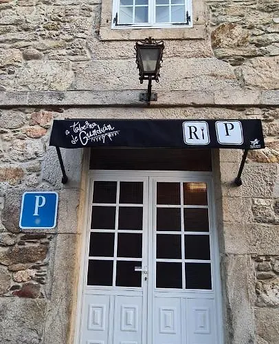 בית הארחה A Taberna De Gundian